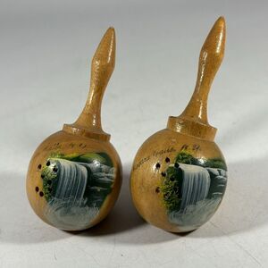 Maracas Vintage Salt & Pepper Shakers Wood Niagara Falls New York‎ Hand Painted